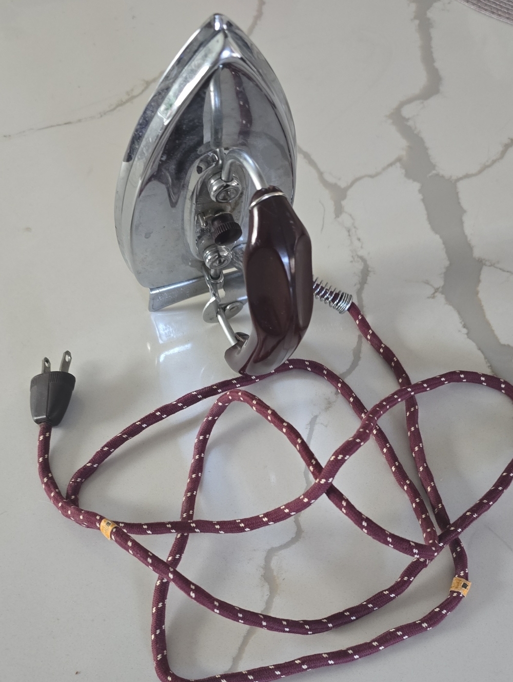 Vintage-Style Black and Silver Iron (Traveling Tool) - Unbranded